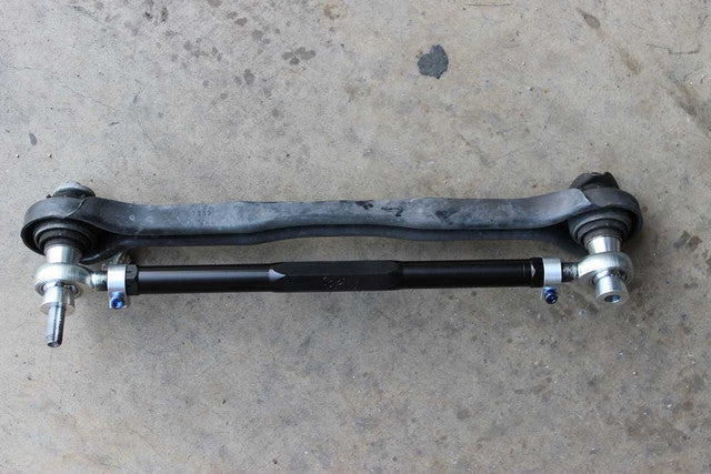SPL RTAEL E9X SPL BMW E9X/E8X REAR TOE LINKS + ECCENTRIC LOCKOUTS (NON M)